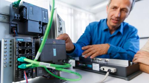 Asesor&iacute;a T&eacute;cnica y Capacitaci&oacute;n sobre Drivers y PLC